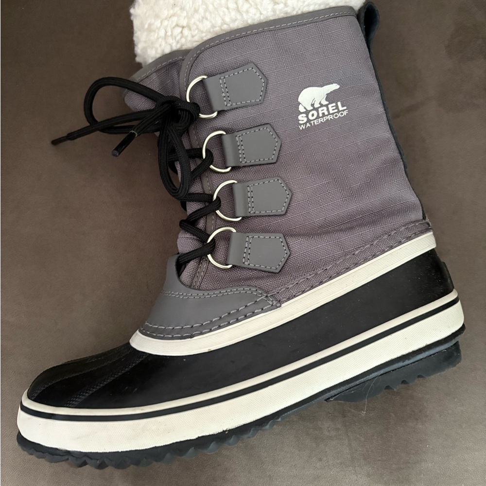 Sorel Gray and Black Insulated Boots